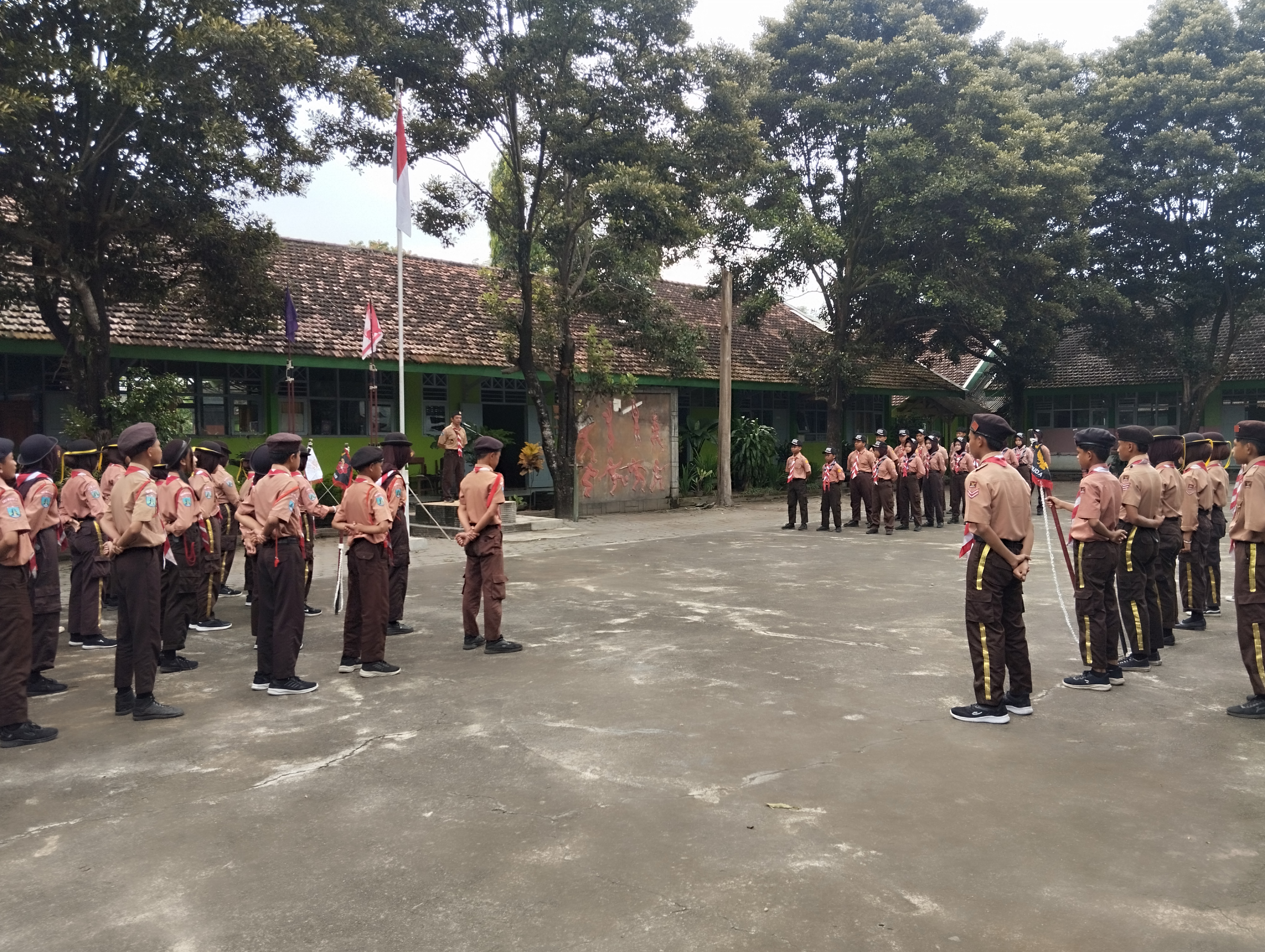 Semangat Kebersamaan SMPN 2 Ngancar di Latihan Gabungan Pramuka di SMPN 1 Ringinrejo Semangat Kebersamaan SMPN 2 Ngancar di Latihan Gabungan Pramuka di SMPN 1 Ringinrejo