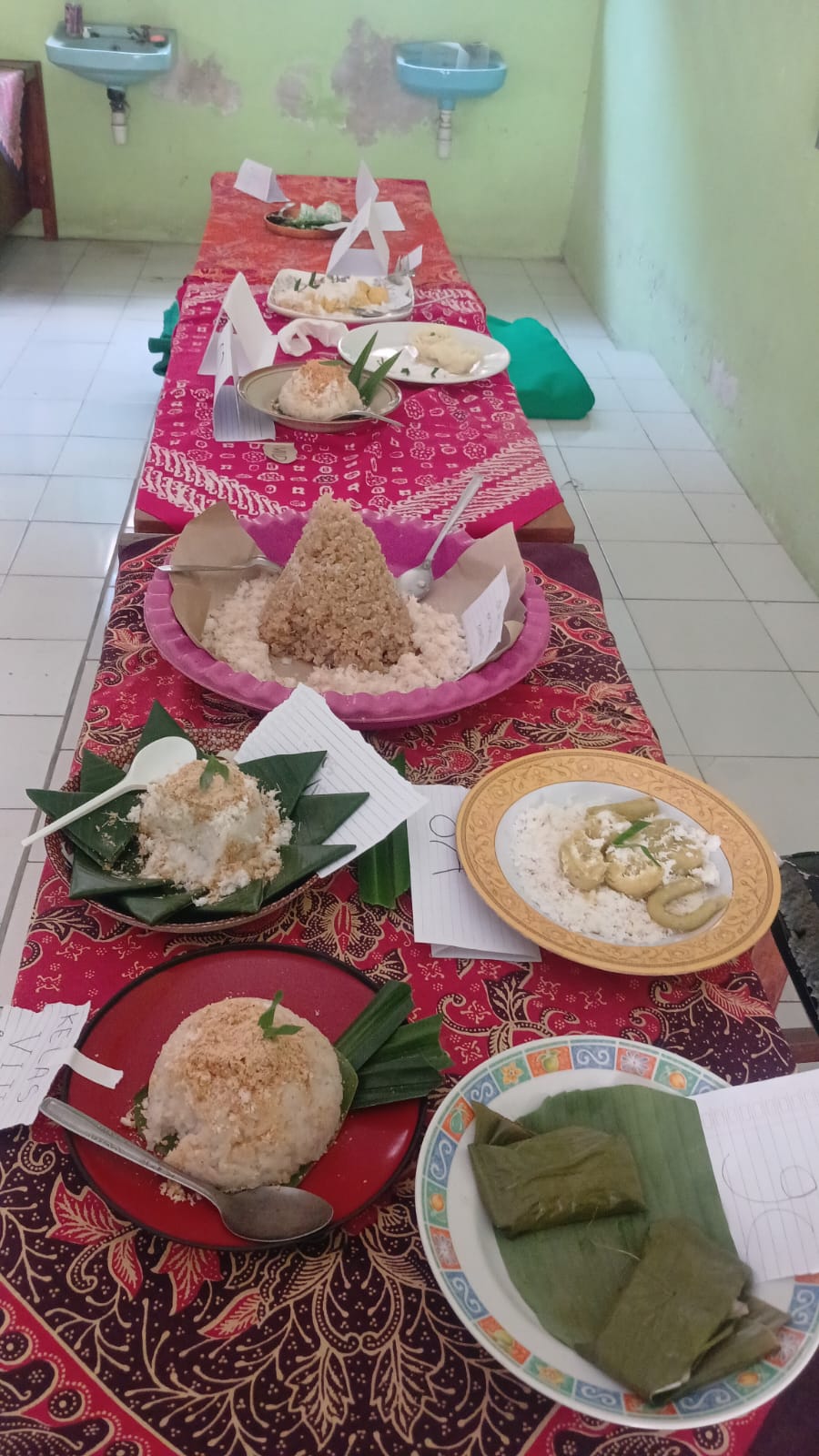 Meriahnya Peringatan HUT ke-80 RI di SMP Negeri 2 Ngancar, Lomba Antar Kelas Penuh Kreativitas dan Semangat Kebangsaan Meriahnya Peringatan HUT ke-80 RI di SMP Negeri 2 Ngancar, Lomba Antar Kelas Penuh Kreativitas dan Semangat Kebangsaan