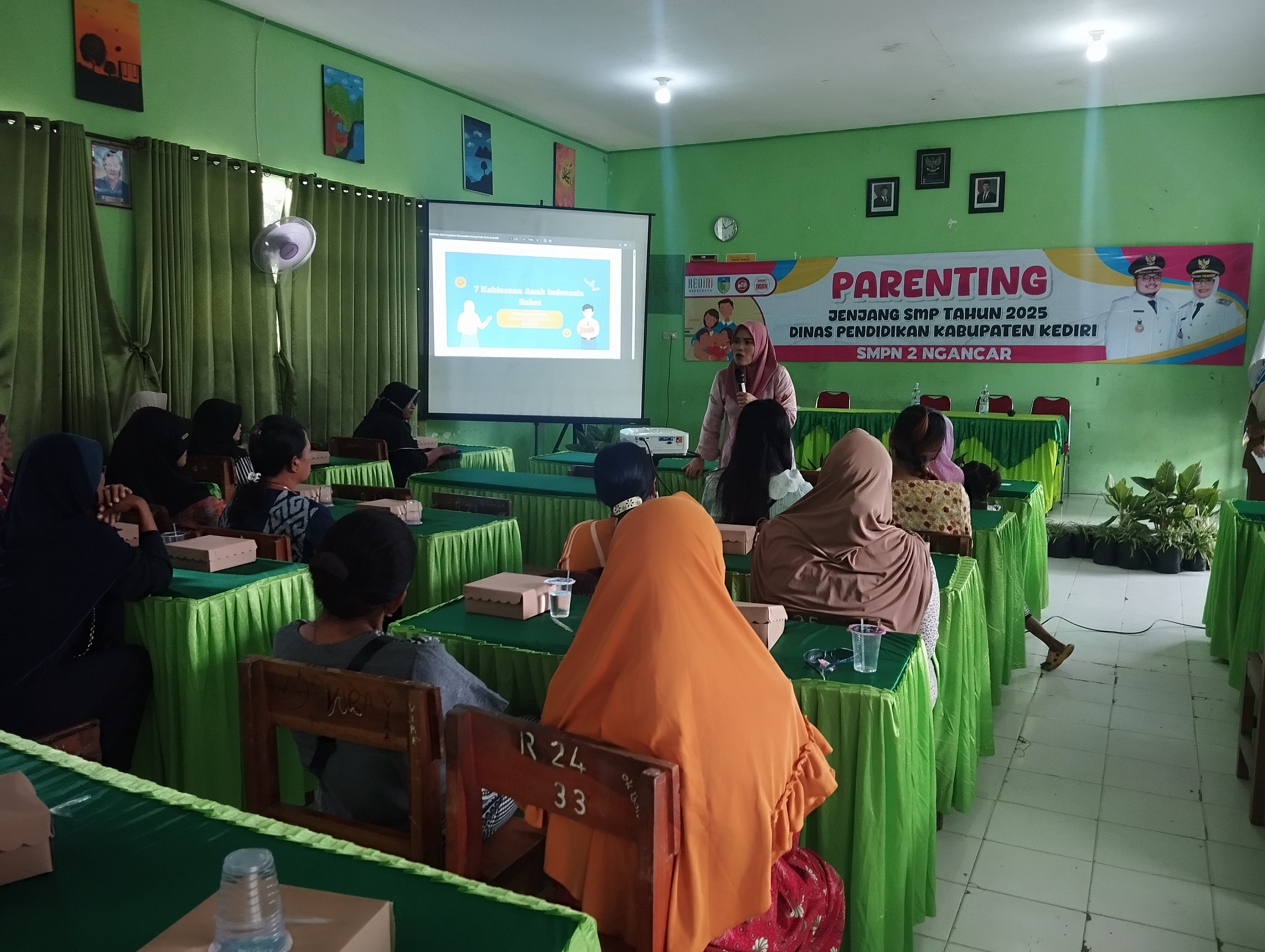 Membangun Sinergi Antara Sekolah dan Orangtua Melalui Parenting Inspiratif Membangun Sinergi Antara Sekolah dan Orangtua Melalui Parenting Inspiratif