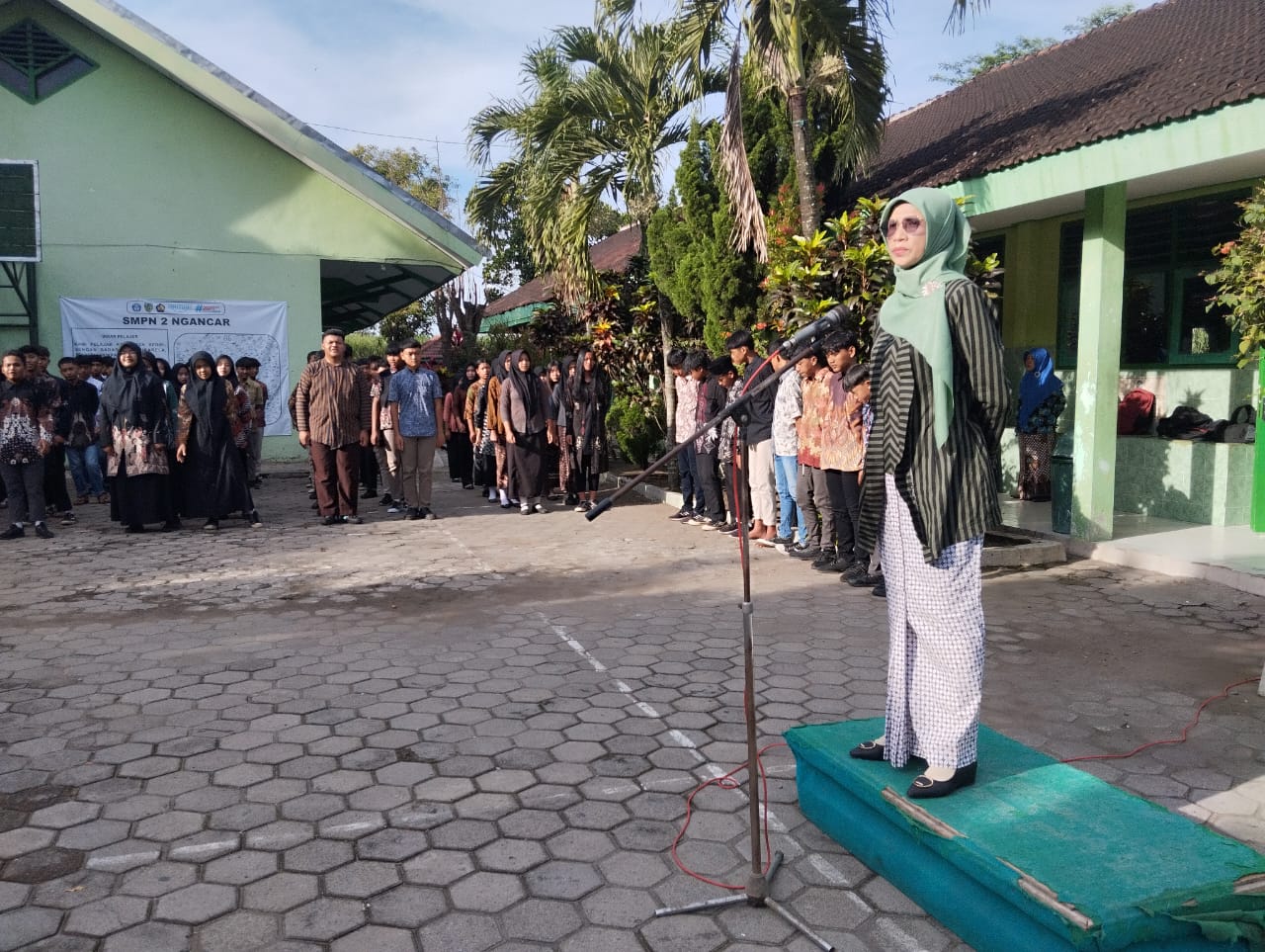 Peringatan Hari Kartini 2025 dan Perpisahan Guru SMP Negeri 2 Ngancar Peringatan Hari Kartini 2025 dan Perpisahan Guru SMP Negeri 2 Ngancar