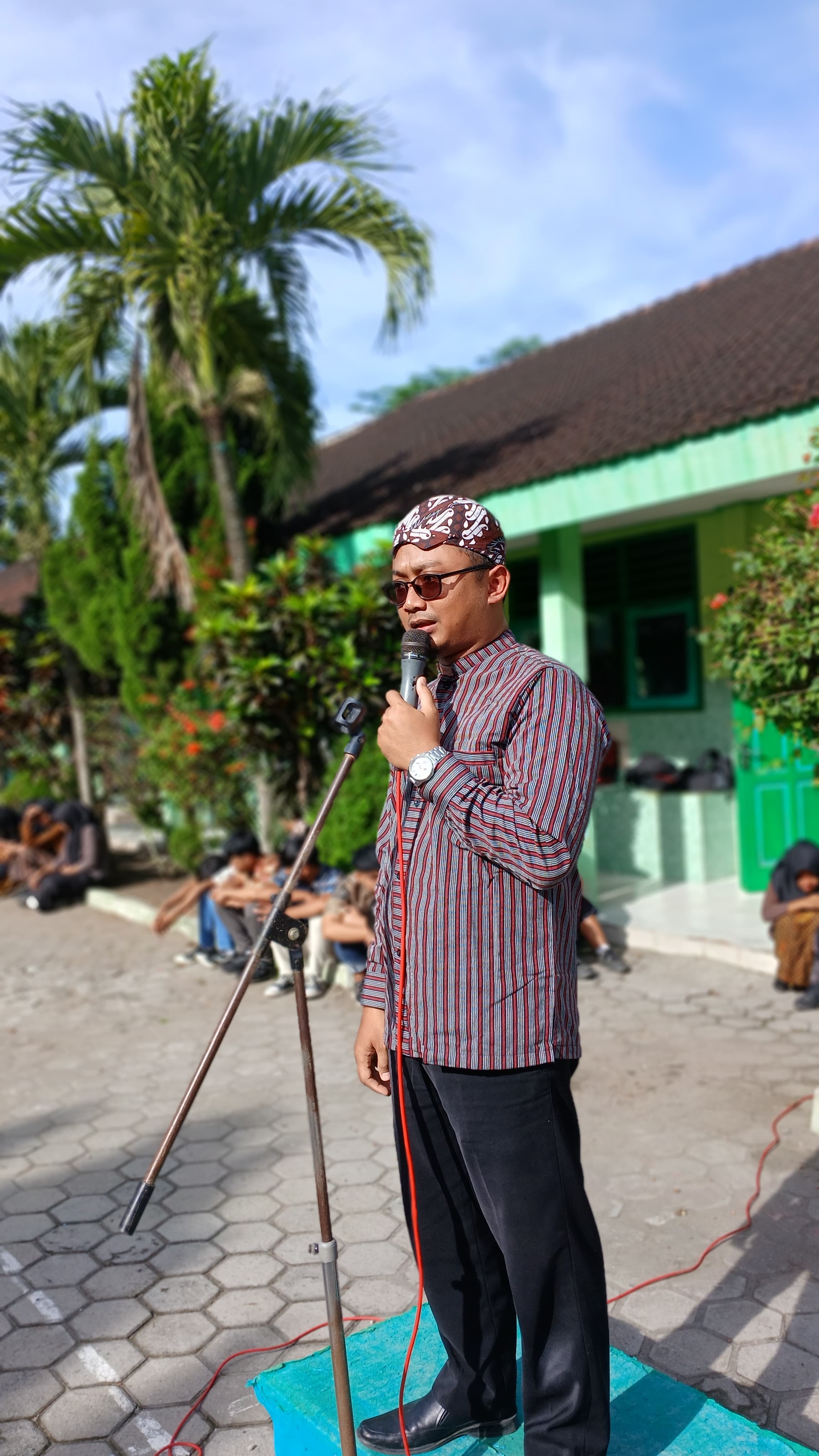 Peringatan Hari Kartini 2025 dan Perpisahan Guru SMP Negeri 2 Ngancar Peringatan Hari Kartini 2025 dan Perpisahan Guru SMP Negeri 2 Ngancar
