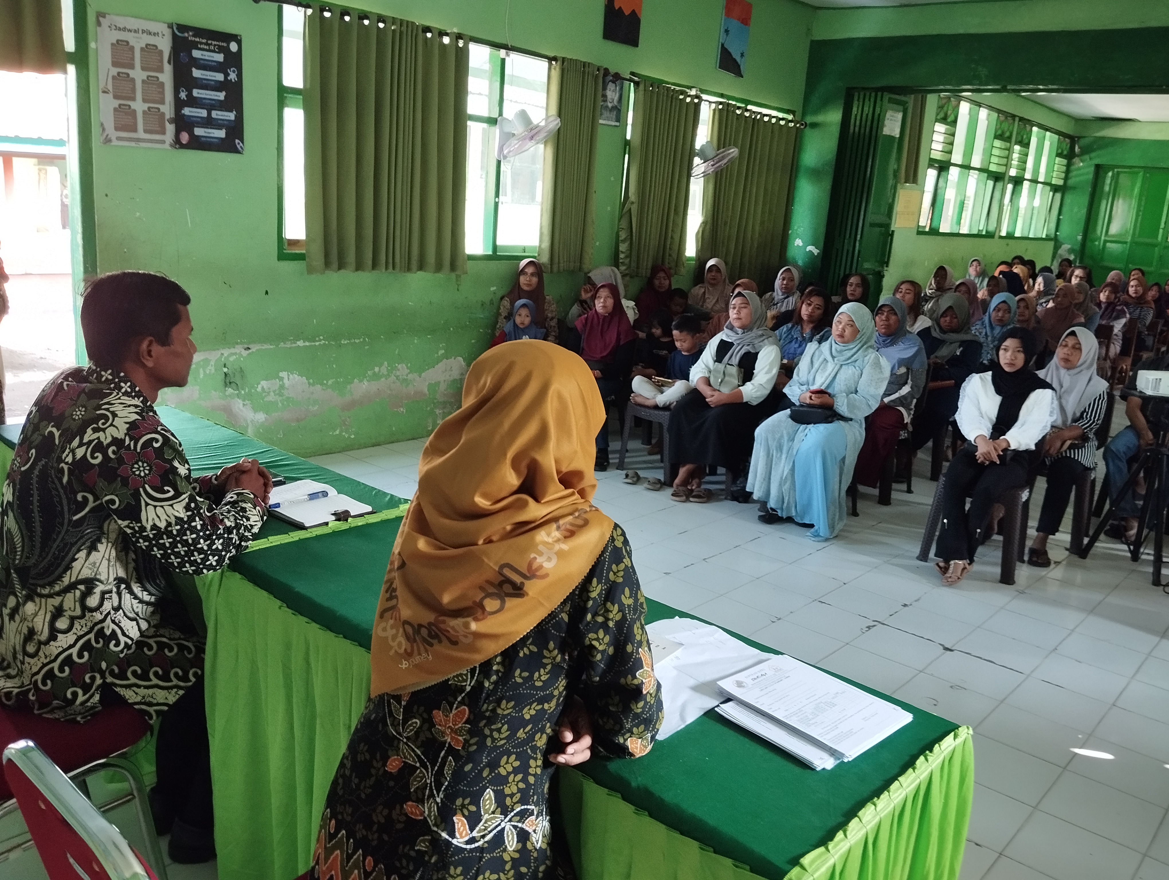 SMPN 2 Ngancar Wujudkan Sinergi Orang Tua dan Sekolah melalui Parenting Inspiratif SMPN 2 Ngancar Wujudkan Sinergi Orang Tua dan Sekolah melalui Parenting Inspiratif