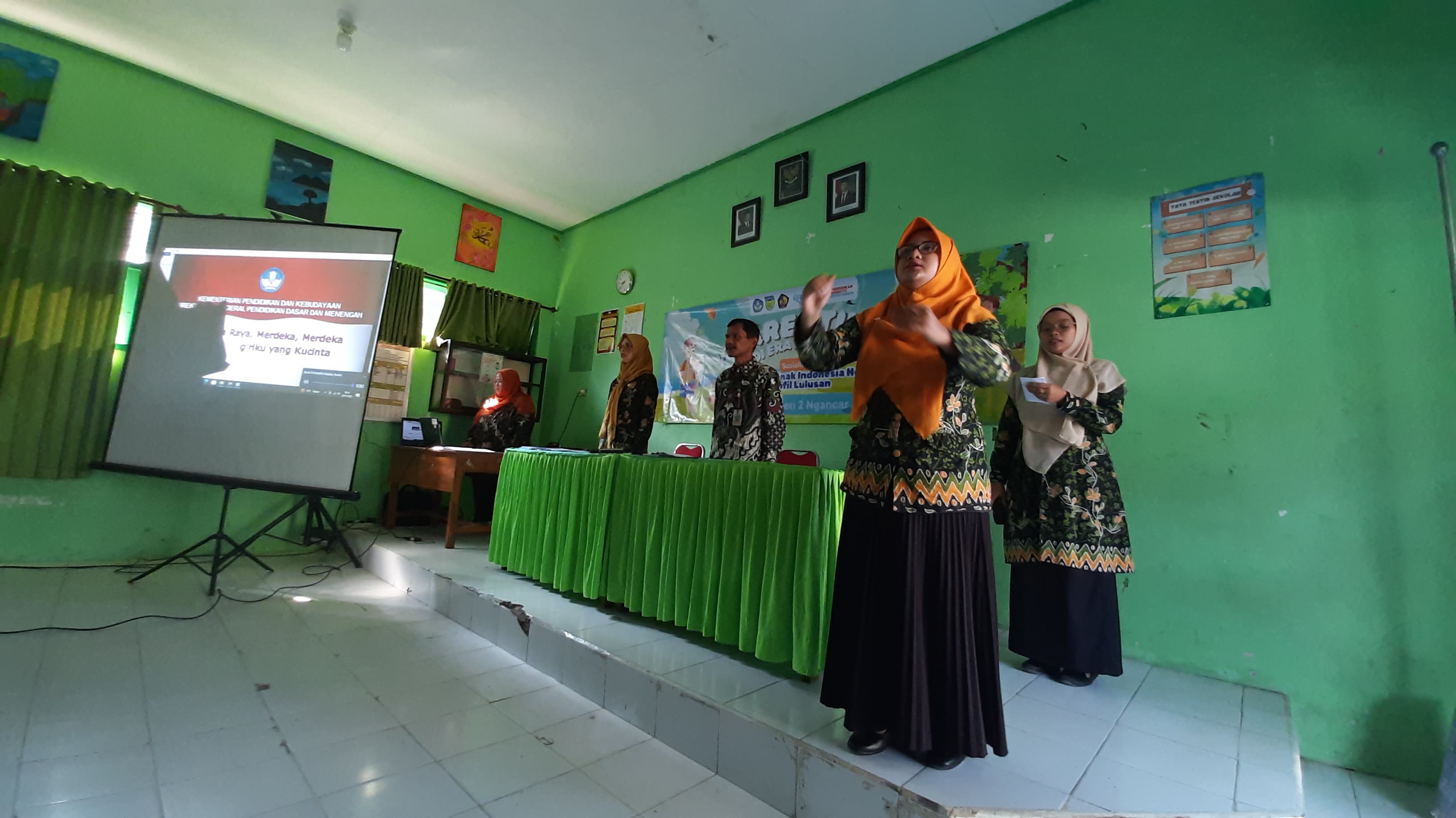 SMPN 2 Ngancar Wujudkan Sinergi Orang Tua dan Sekolah melalui Parenting Inspiratif SMPN 2 Ngancar Wujudkan Sinergi Orang Tua dan Sekolah melalui Parenting Inspiratif