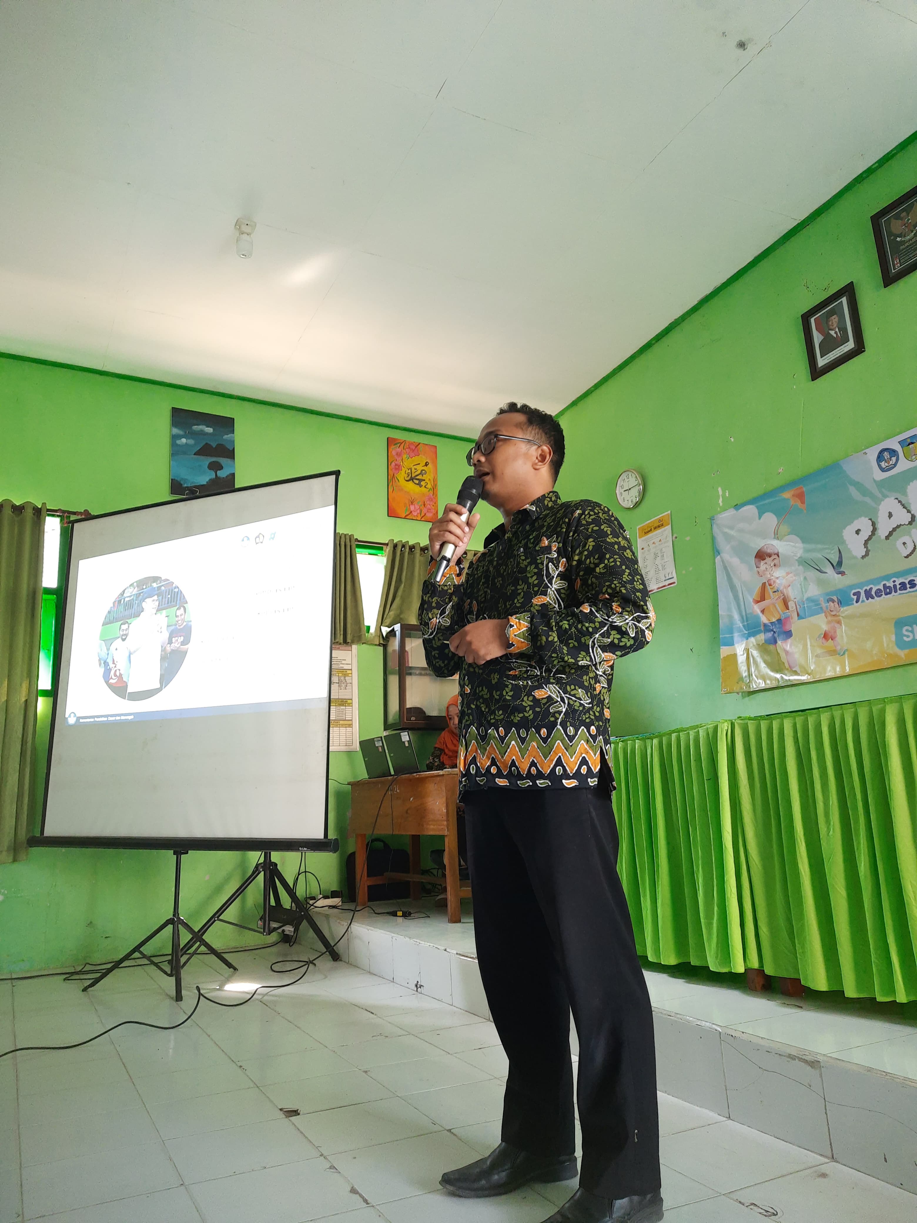 SMPN 2 Ngancar Wujudkan Sinergi Orang Tua dan Sekolah melalui Parenting Inspiratif SMPN 2 Ngancar Wujudkan Sinergi Orang Tua dan Sekolah melalui Parenting Inspiratif